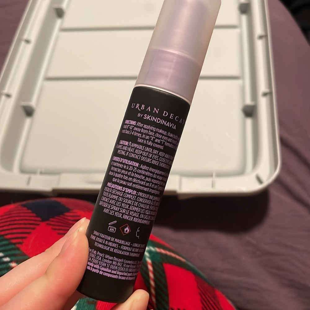 Urban Decay Setting Spray - Picture 3 of 3